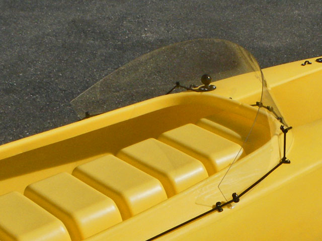 transparent spray deflector for motorized kayak
