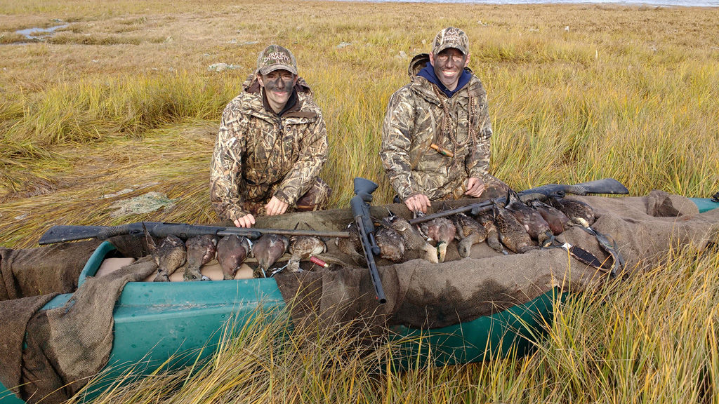Duck boat for two hunters – Wavewalk 700