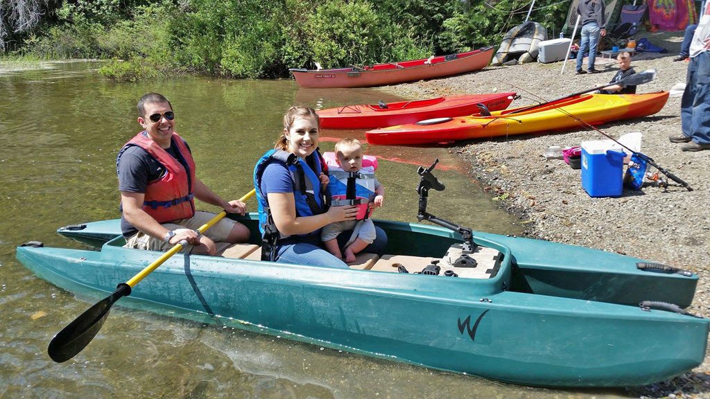 family in W700 kayak