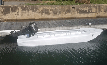 motorized kayak with 8 HP outboard - Wavewalk S4