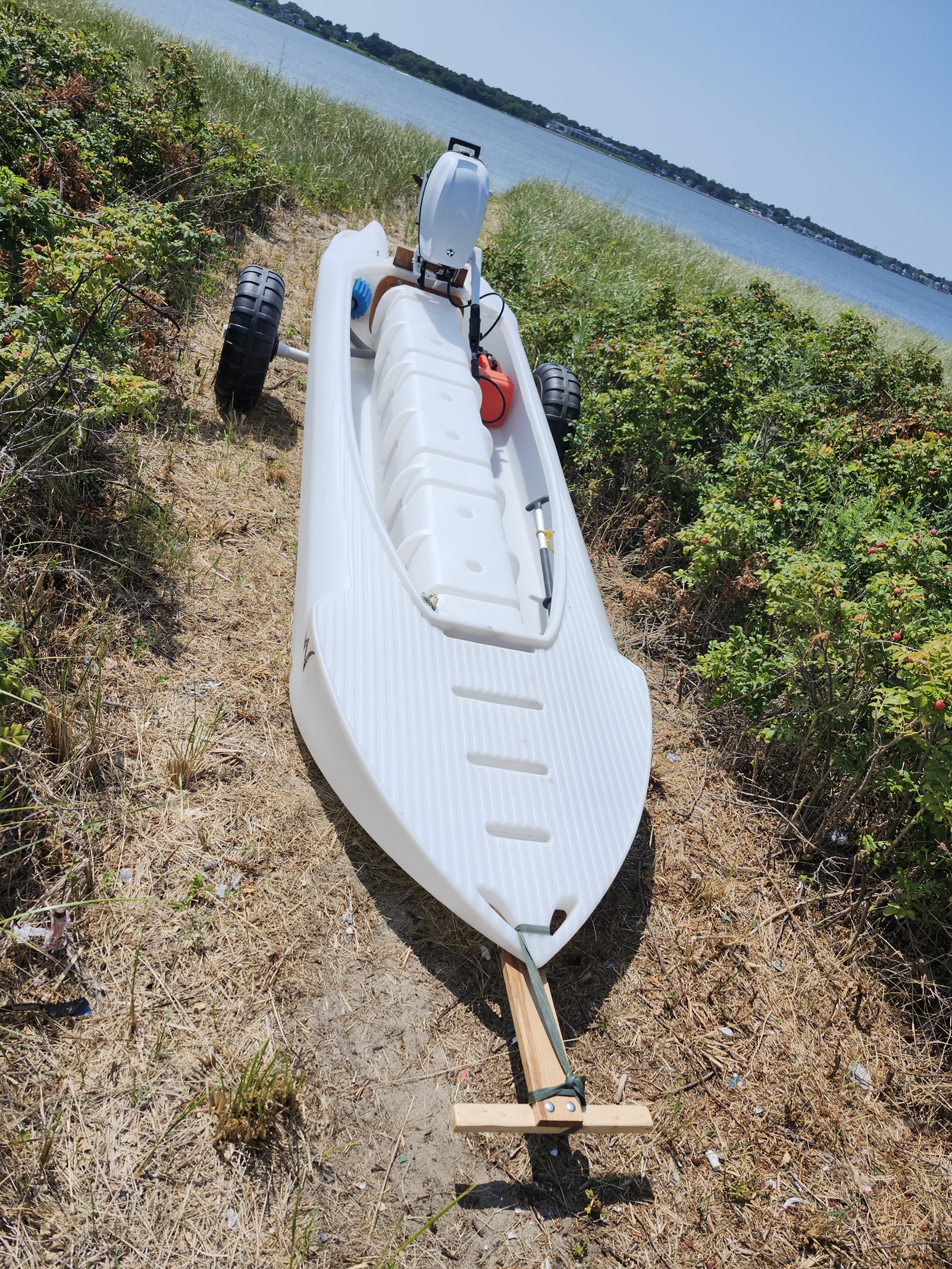 Big Wheel Cart for S4 Microskiff on the way down to the beach